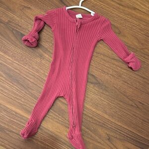 kate quinn Ribbed Rose Kids Footie